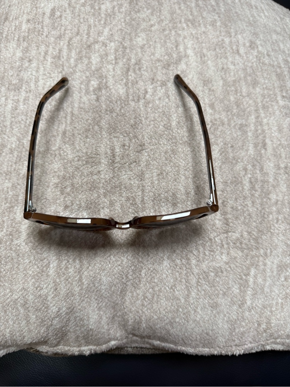 New FOSSIL Women's Sunglasses Tortoise
Frame Brown - Picture 3 of 6